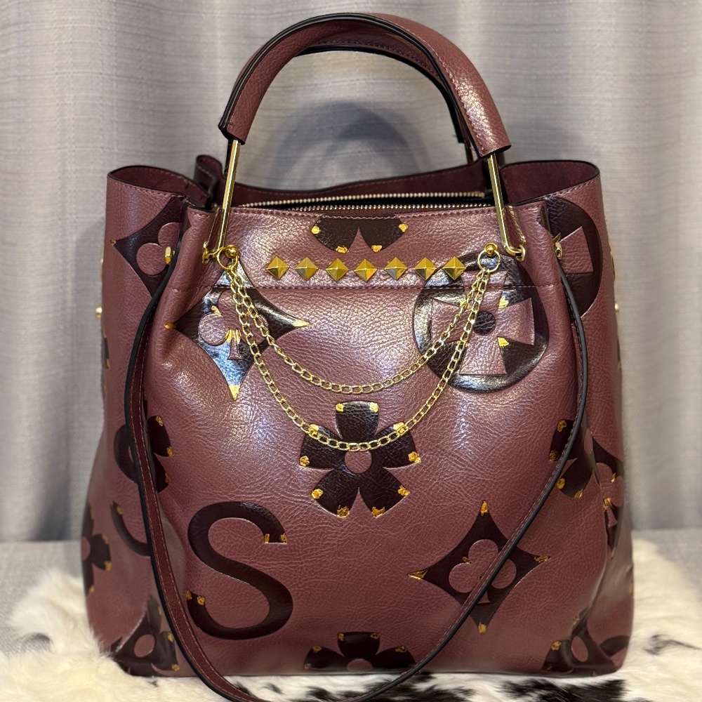 Large Burgundy Tote – Gold Stud & Chain Detail ✨👜